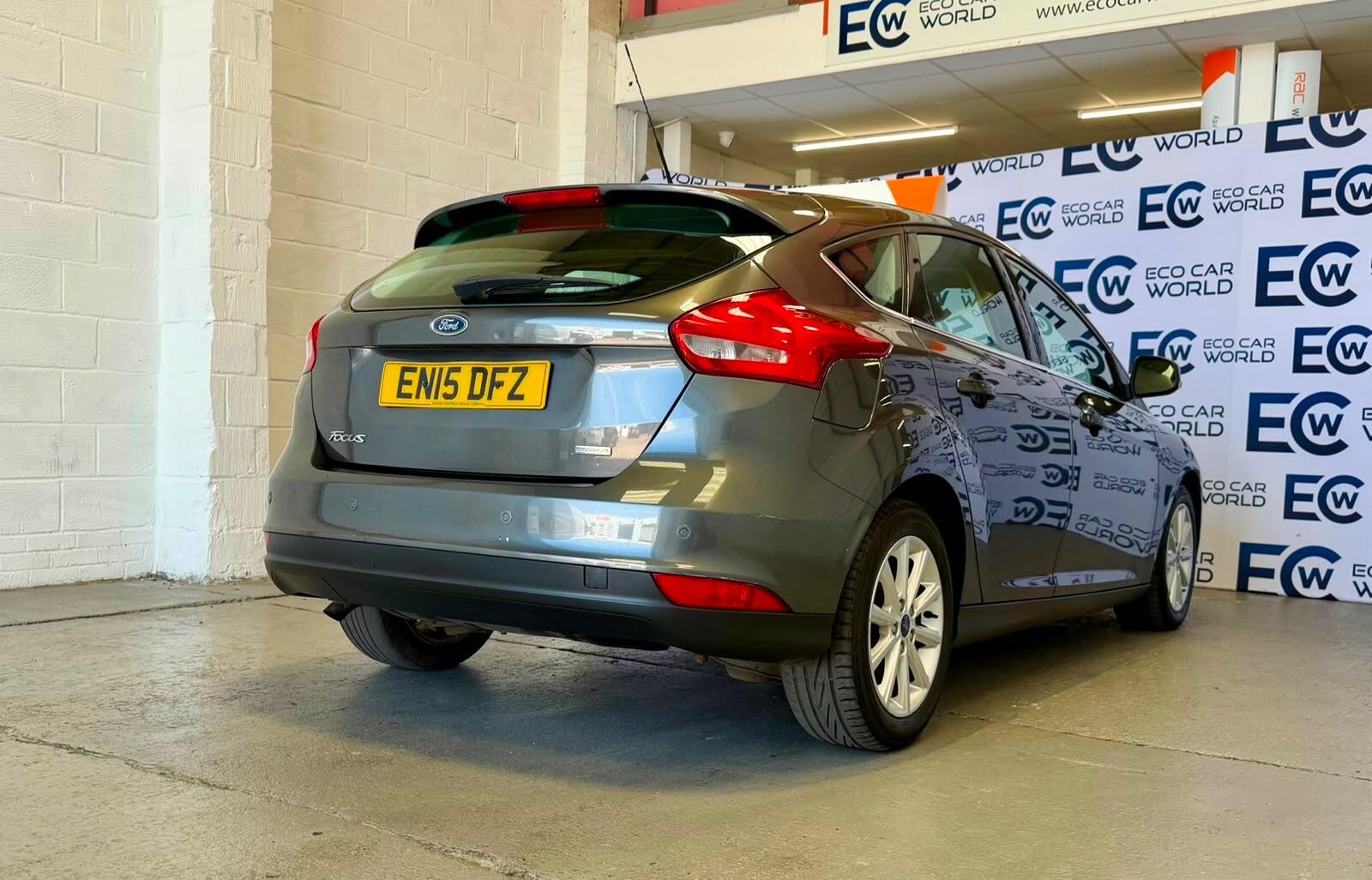 Ford Focus - photo 11
