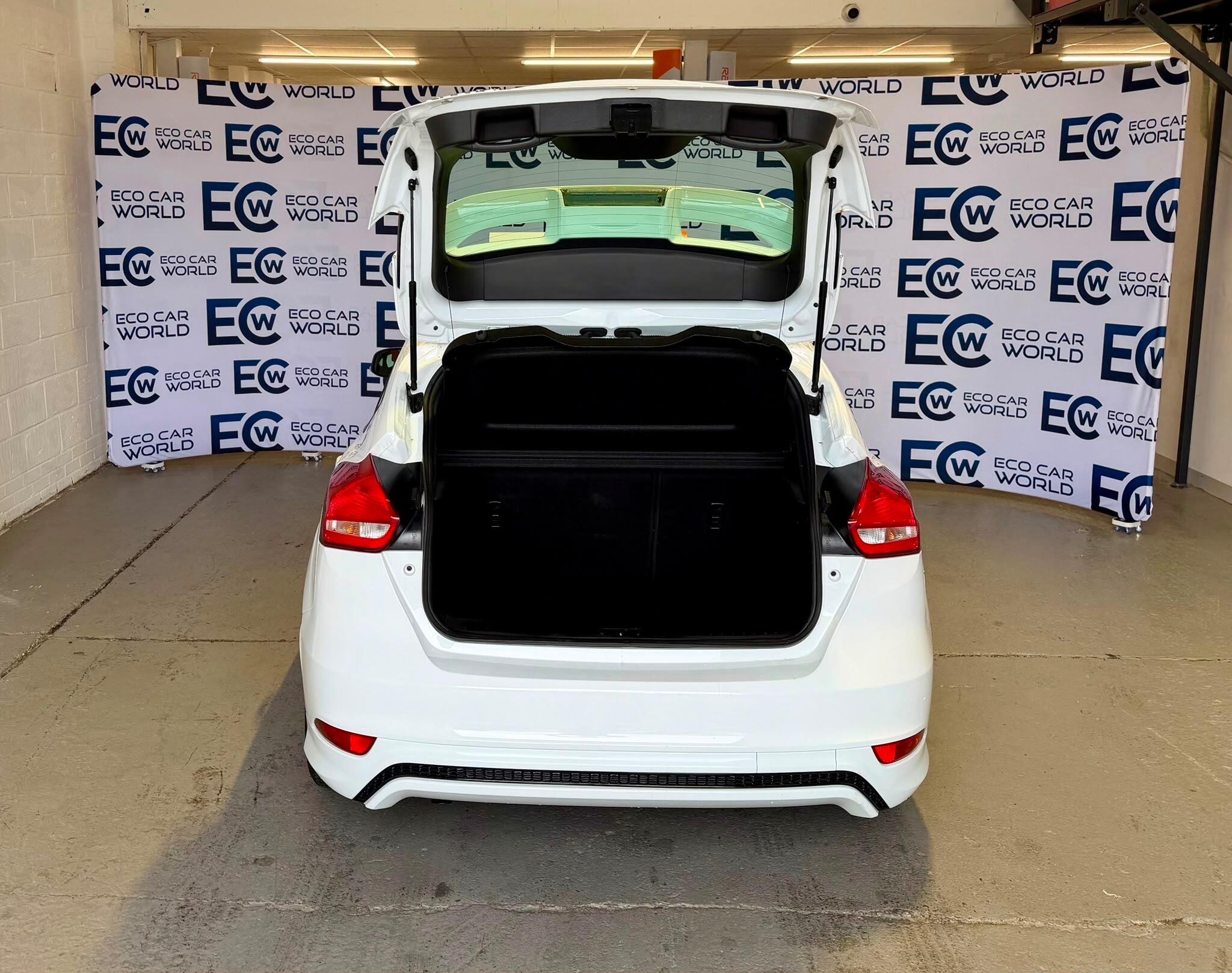 Ford Focus - photo 11