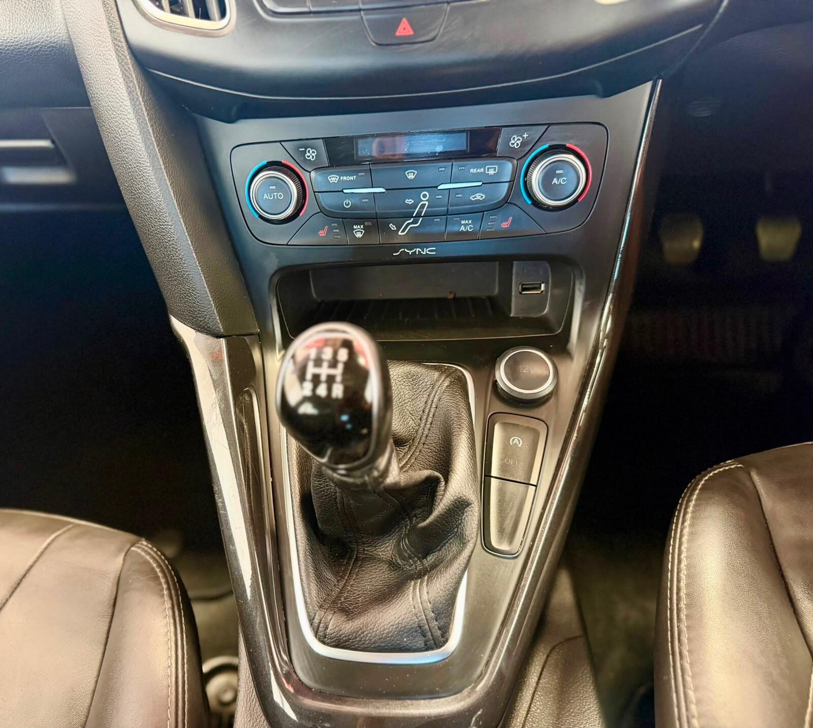 Ford Focus - photo 18