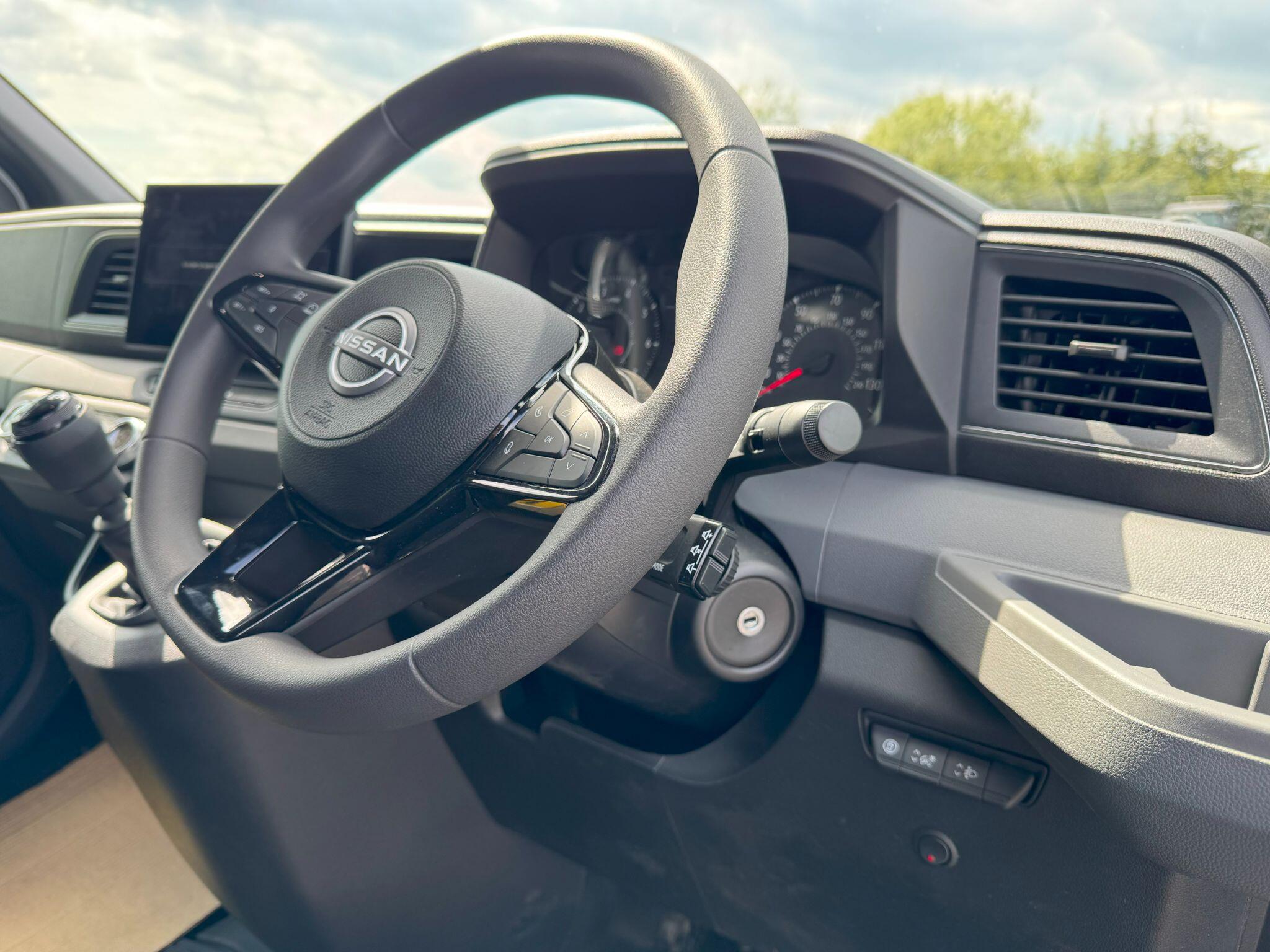 Nissan Interstar 2.0 dCi 35 Acenta Luton 4dr Diesel Manual L3 Euro 6 (s/s) (130 ps)
