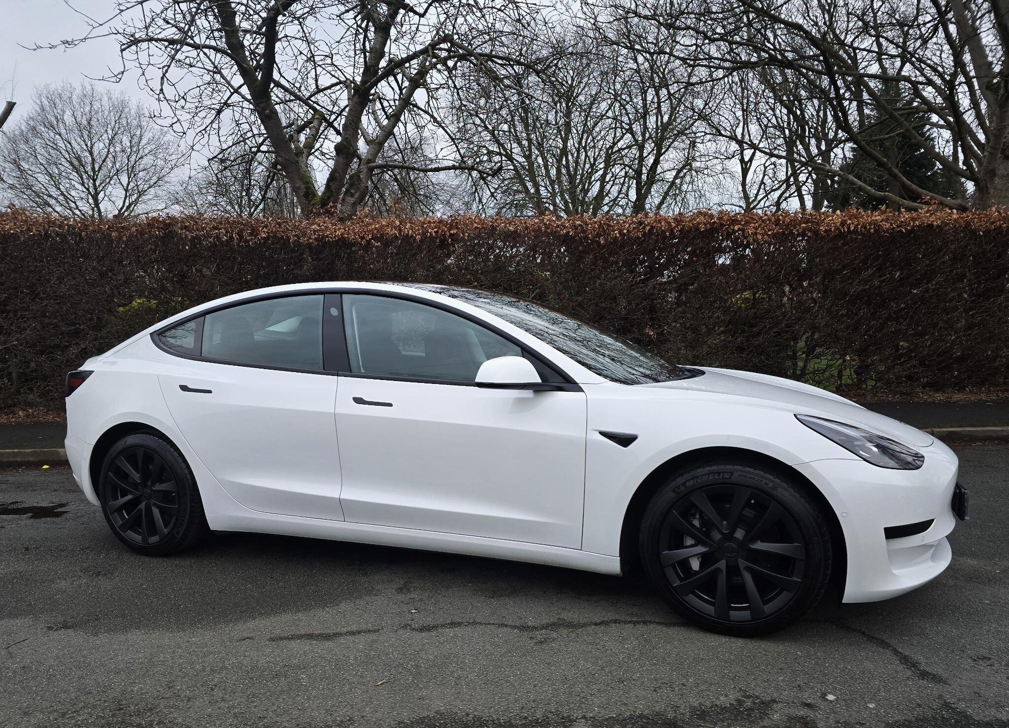 2021 Tesla Model 3 Standard Range Plus Auto RWD 4dr