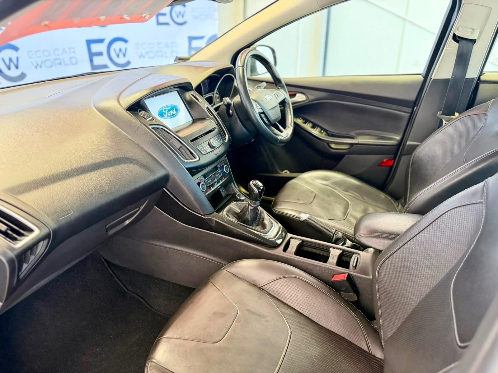 Ford Focus - photo 23