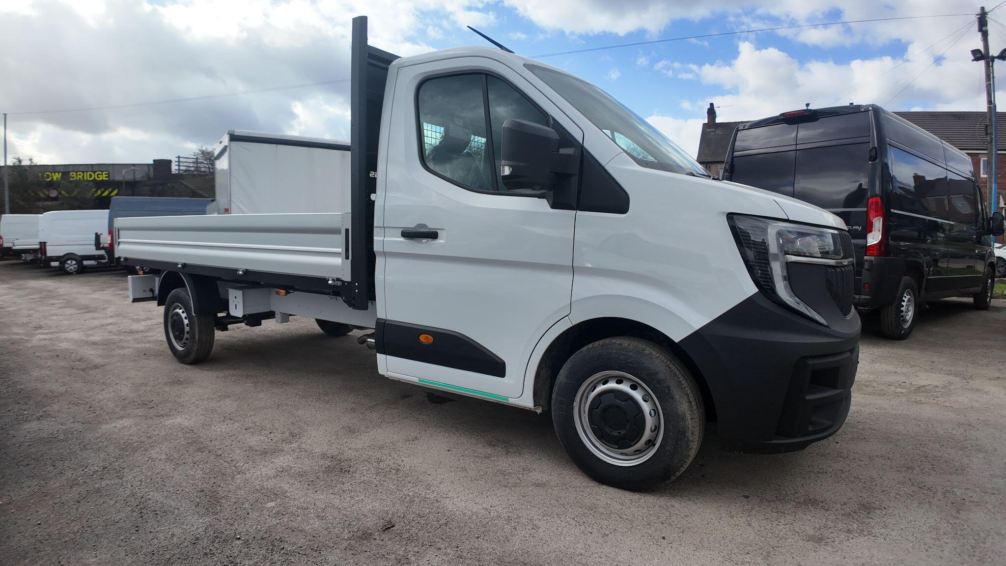 Renault Master 2.0 dCi LL35 Advance L3 H1 Euro 6 (s/s) 2dr (Rear Corner Pillars)