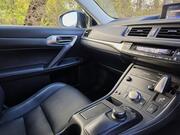 2017 Lexus CT 1.8 200h Executive Edition CVT Euro 6 (s/s) 5dr - Image 43