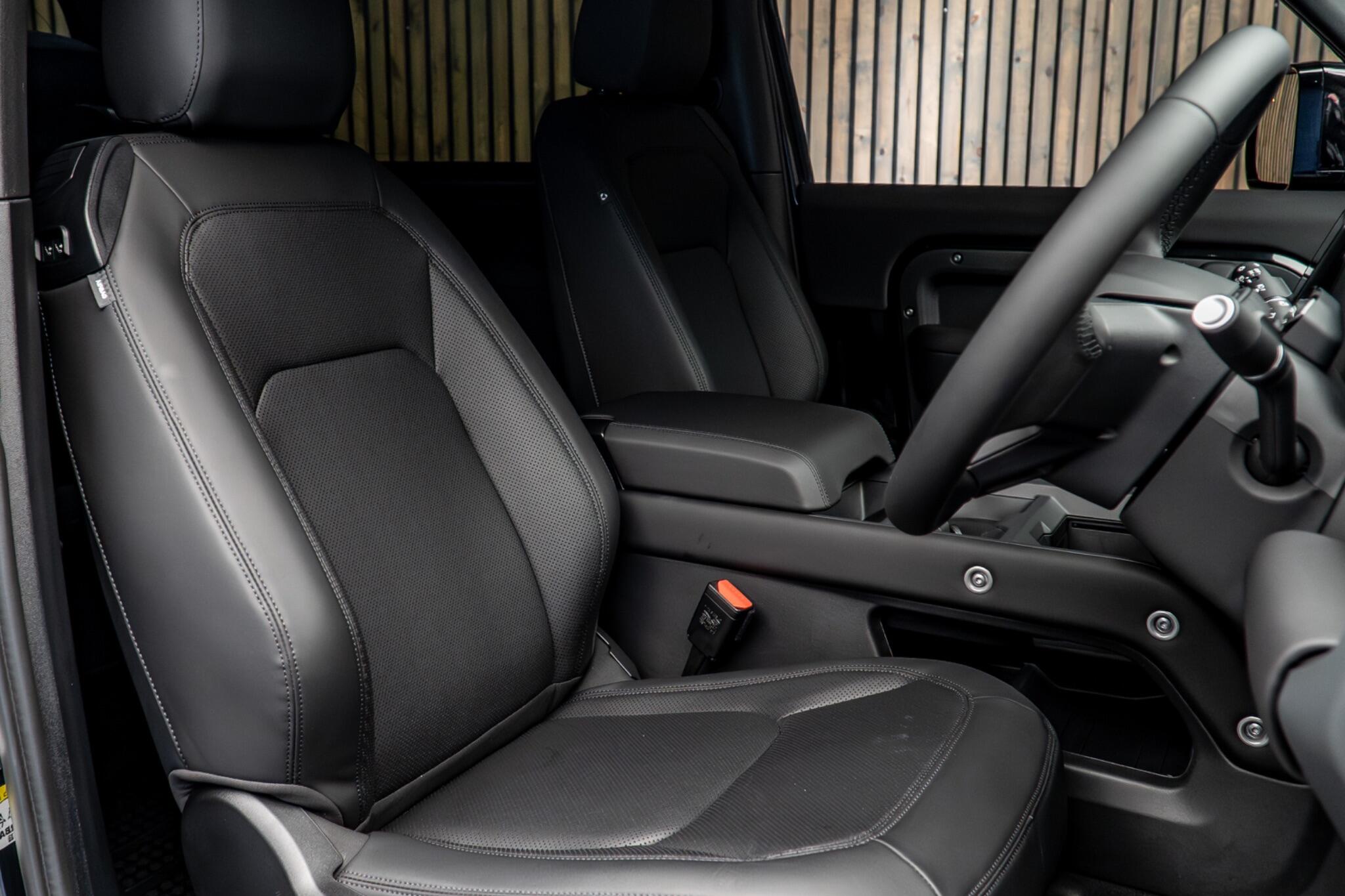 2025 LAND ROVER DEFENDER 90 3.0 D250 MHEV X-Dynamic SE Auto 4WD Euro 6 (s/s) 3dr 2