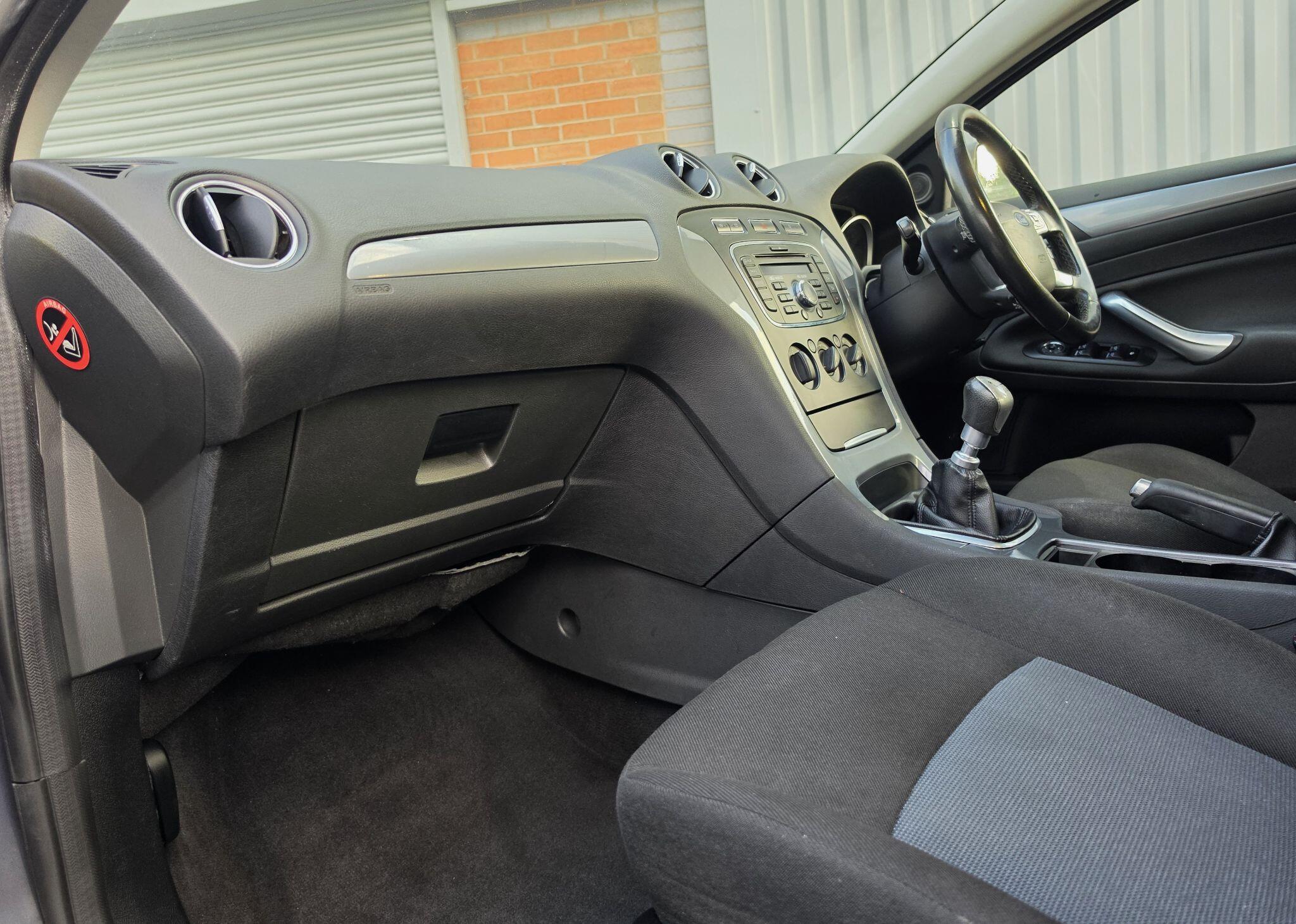 2013 Ford Mondeo 1.6 TDCi ECOnetic Edge Euro 5 (s/s) 5dr