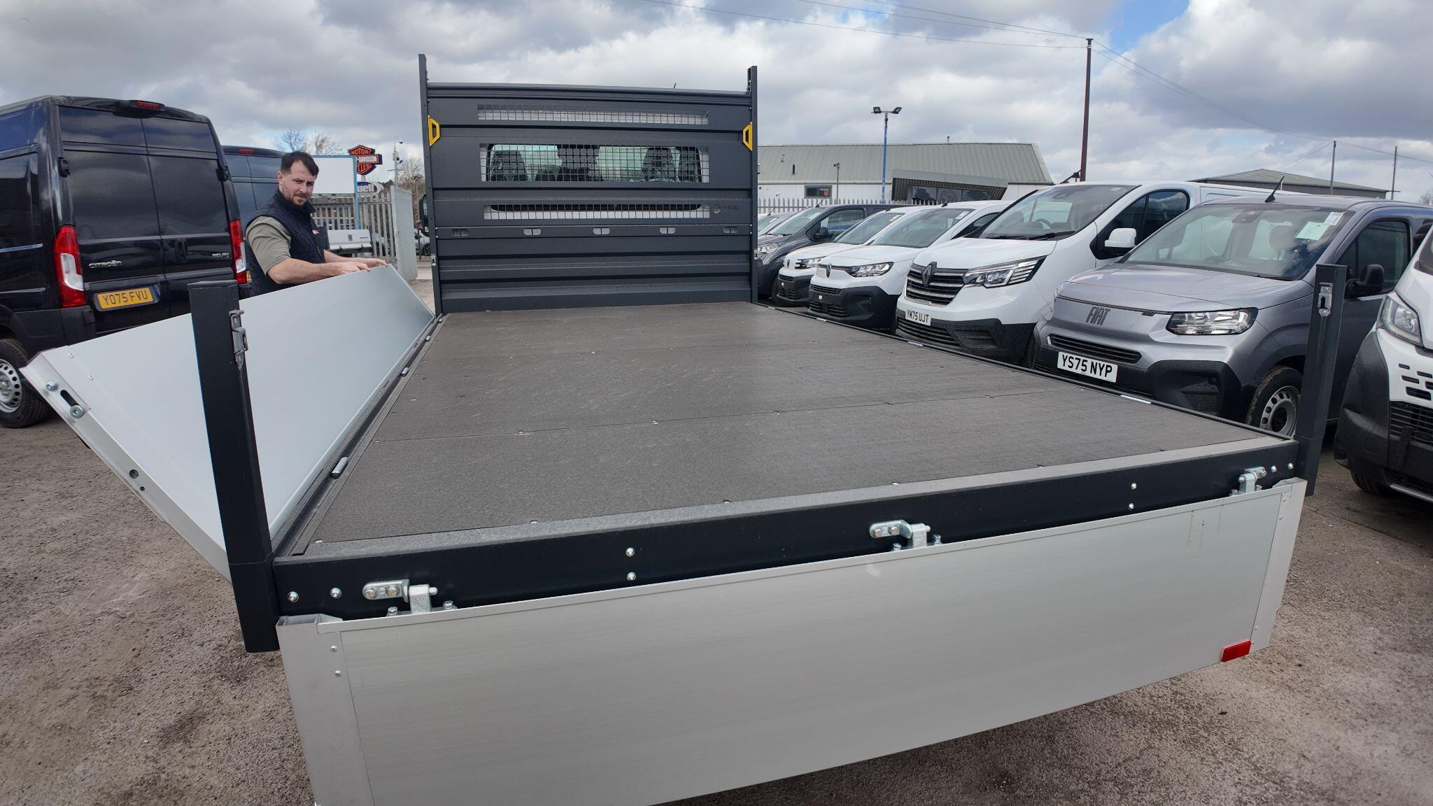 Renault Master 2.0 dCi LL35 Advance L3 H1 Euro 6 (s/s) 2dr (Rear Corner Pillars)