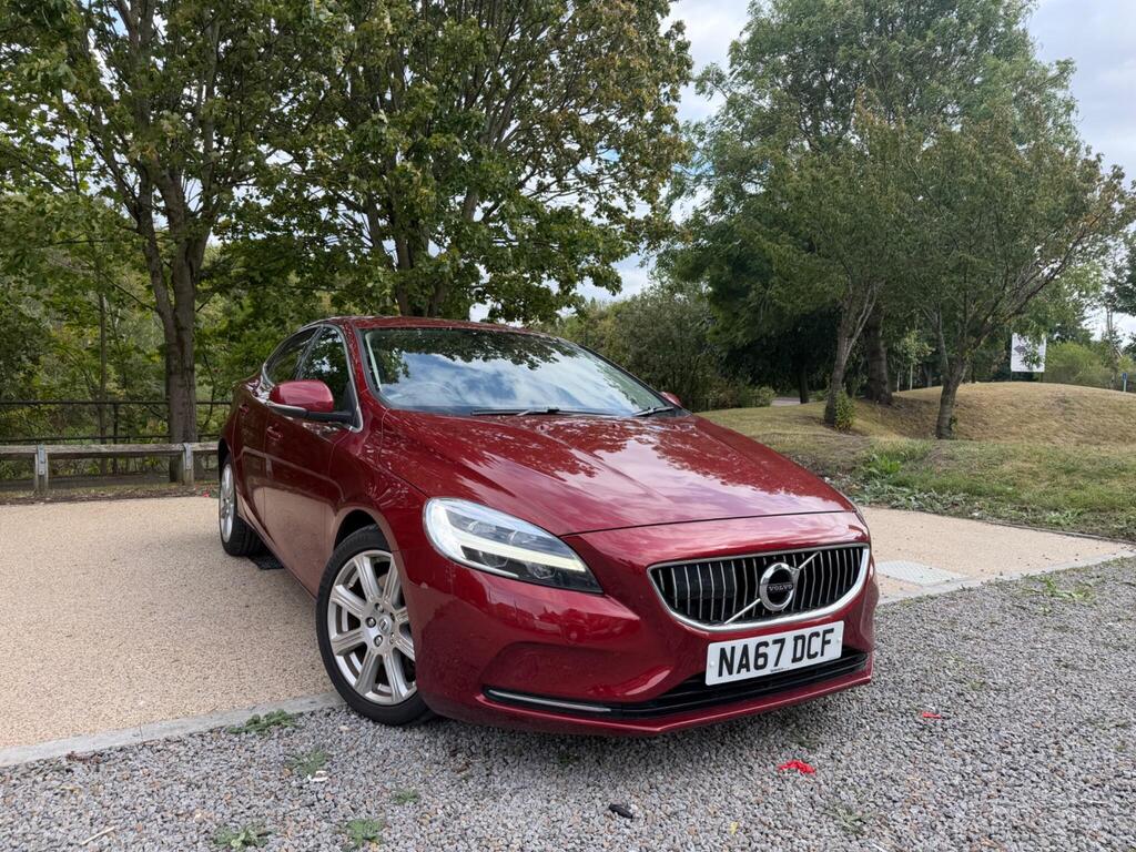 Volvo V40 - photo 1