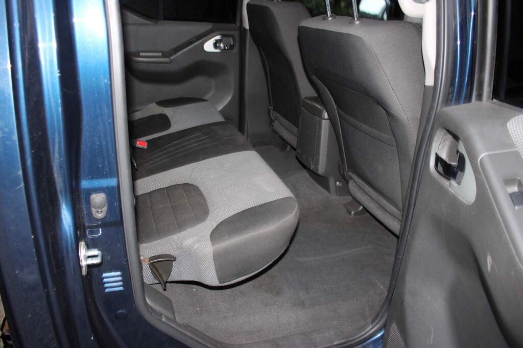 Nissan Navara - Thumbnail 4