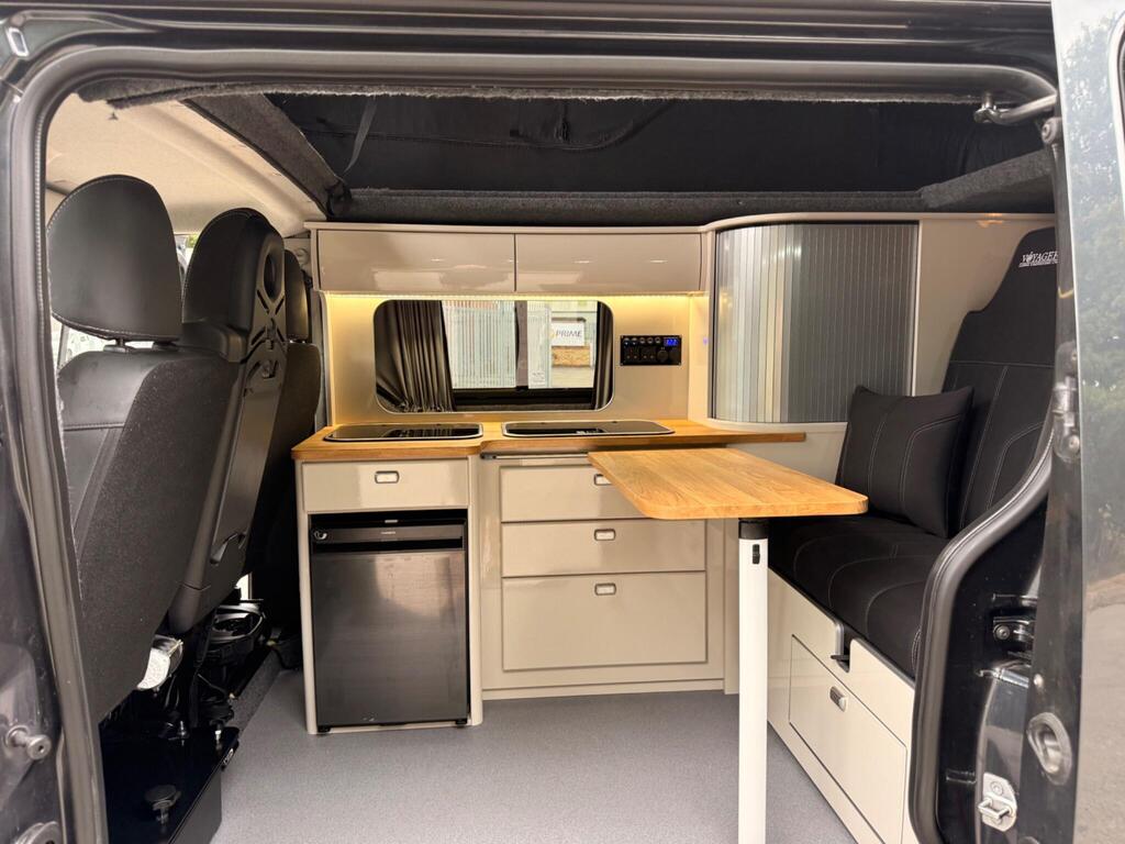 Nissan NV300 Poptop Camper 2.0