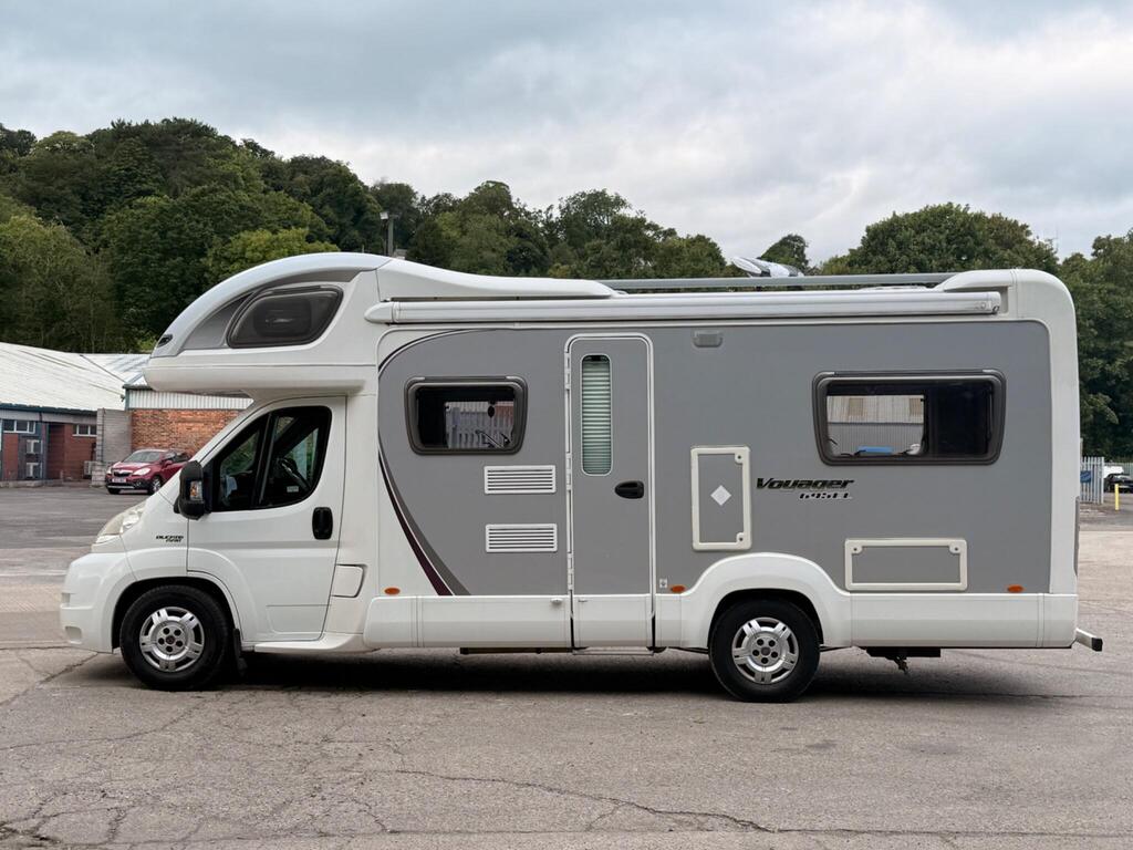 Swift Voyager 695 EL Coachbuilt 2.3