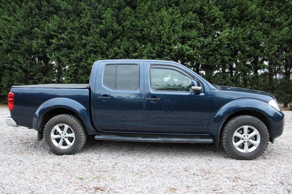 Nissan Navara - Thumbnail 3