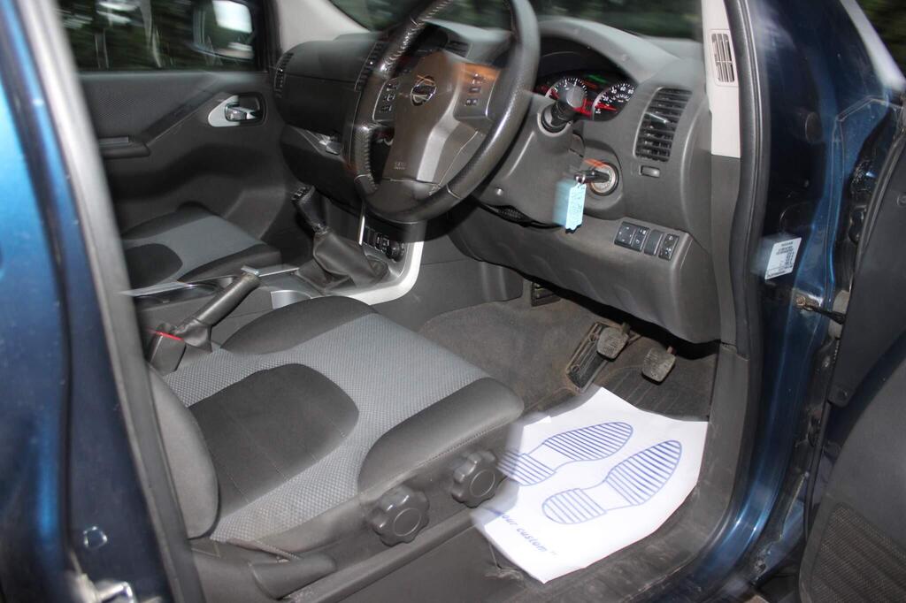 Nissan Navara - Thumbnail 2