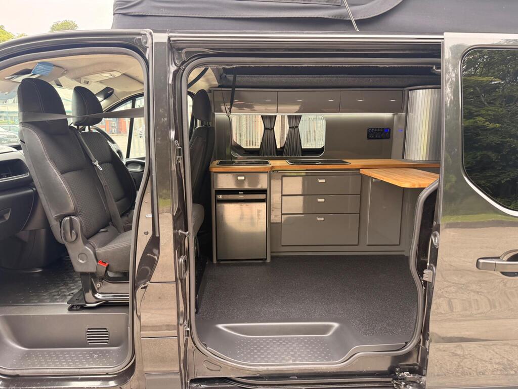 Vauxhall Vivaro Poptop Camper 1.6