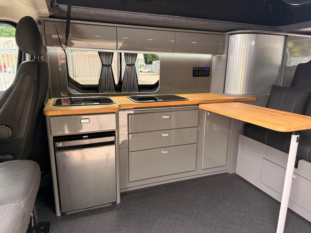 Vauxhall Vivaro Poptop Camper 1.6