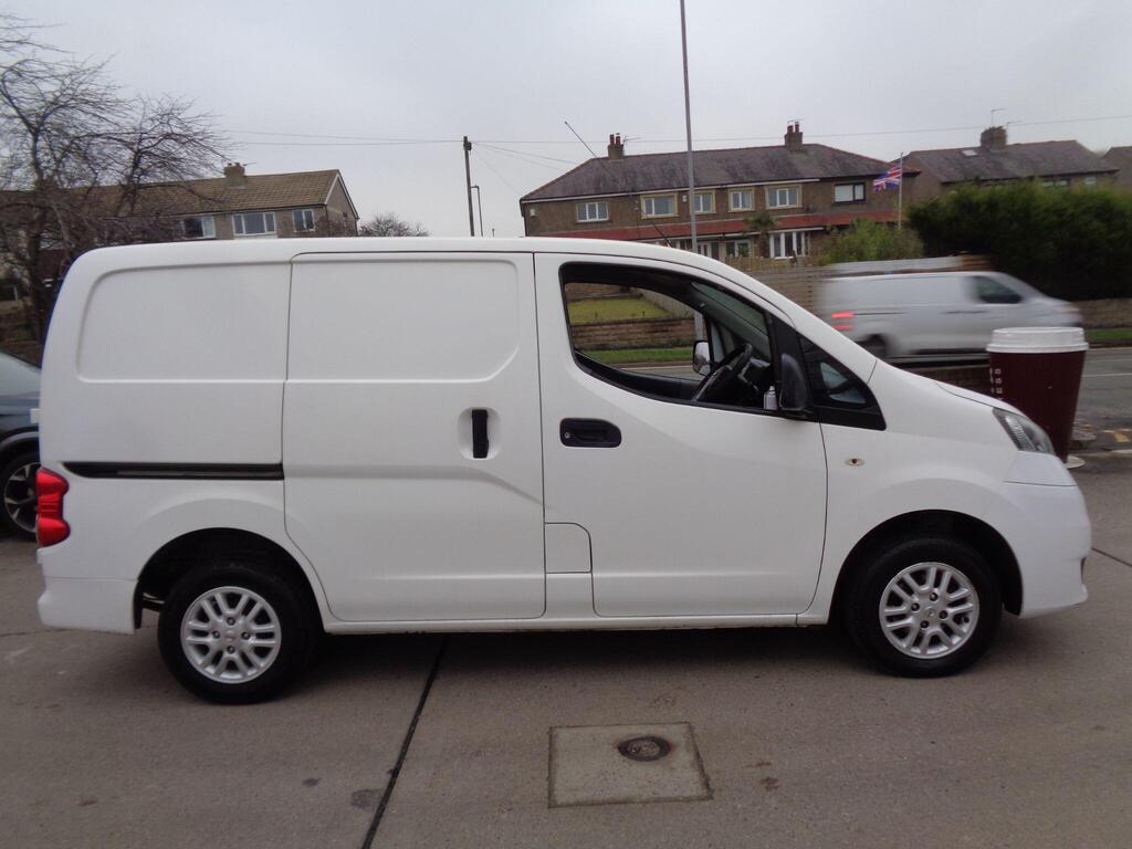 Nissan NV200 Panel Van 1.5 dCi Tekna SWB Euro 6 6dr