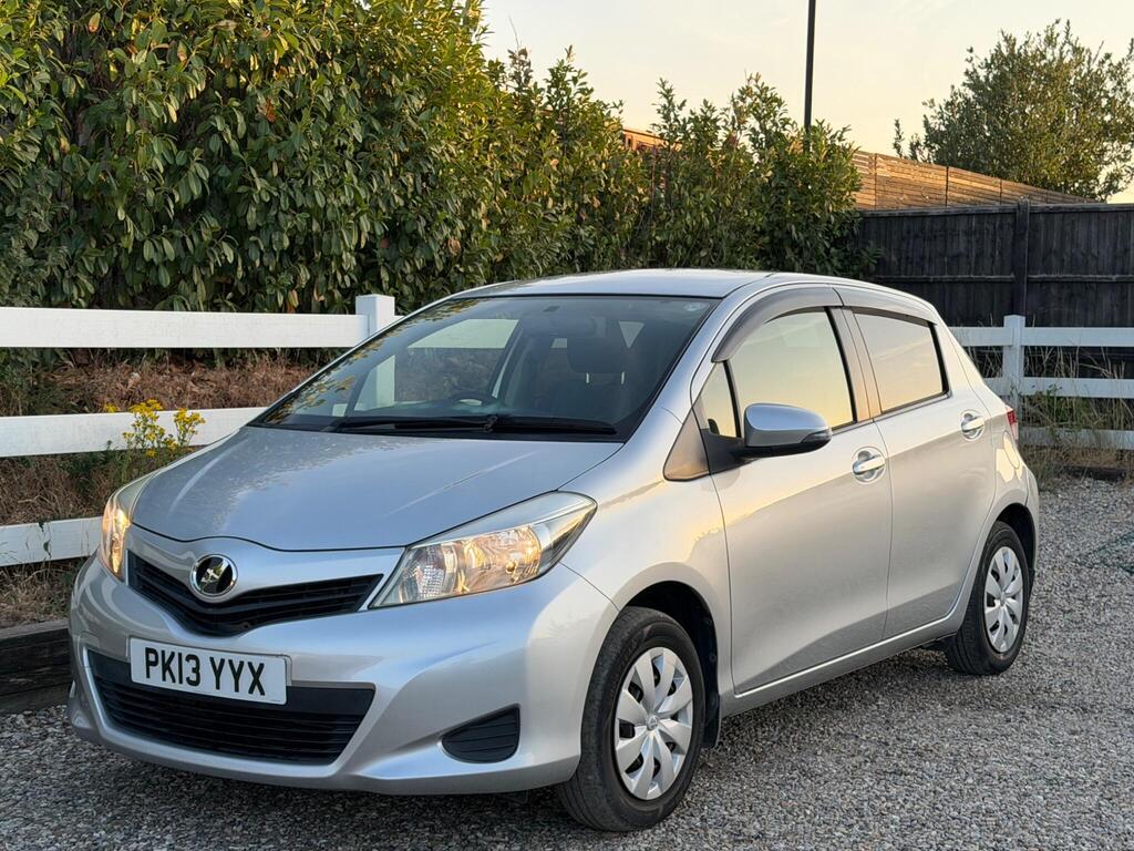 2013 Toyota Yaris thumbnail 6