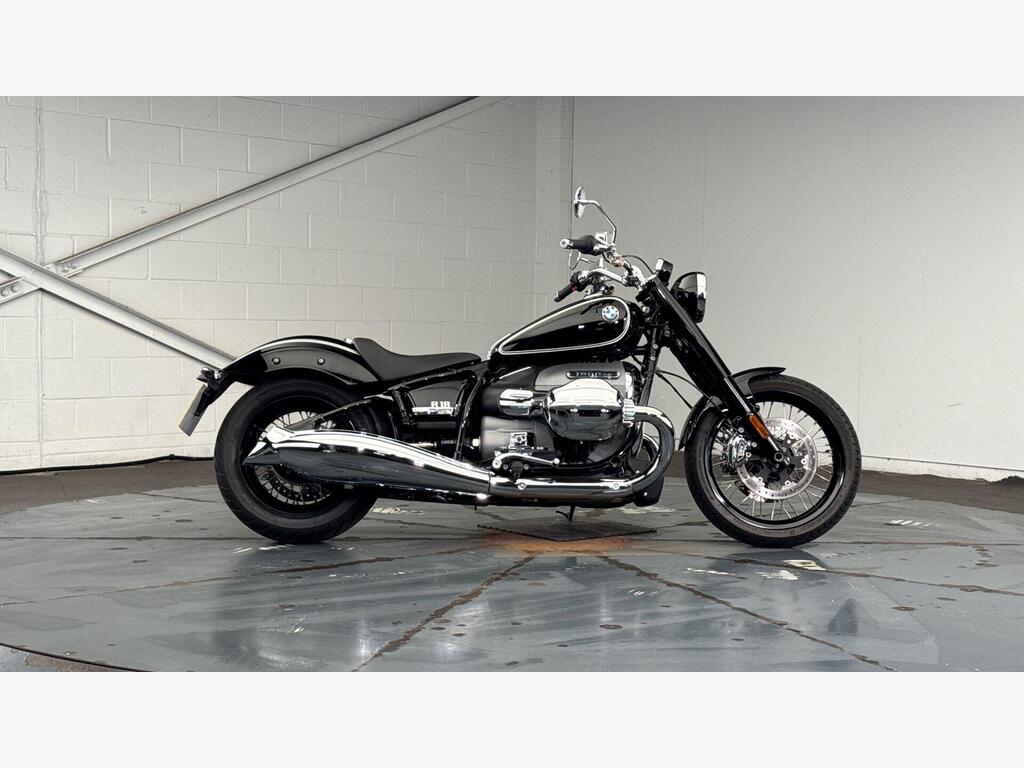 BMW R 18