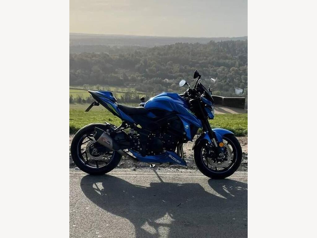Suzuki GSX-S750