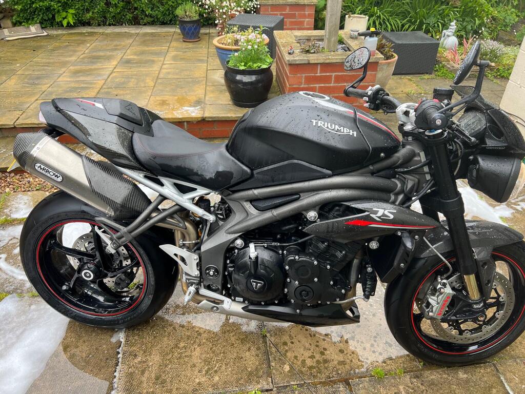 Triumph Speed Triple 1050