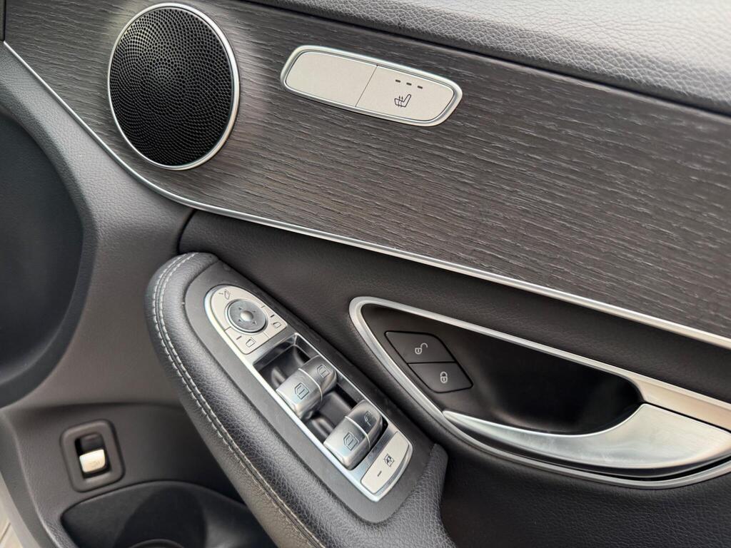 2020 Mercedes-Benz C Class thumbnail 35