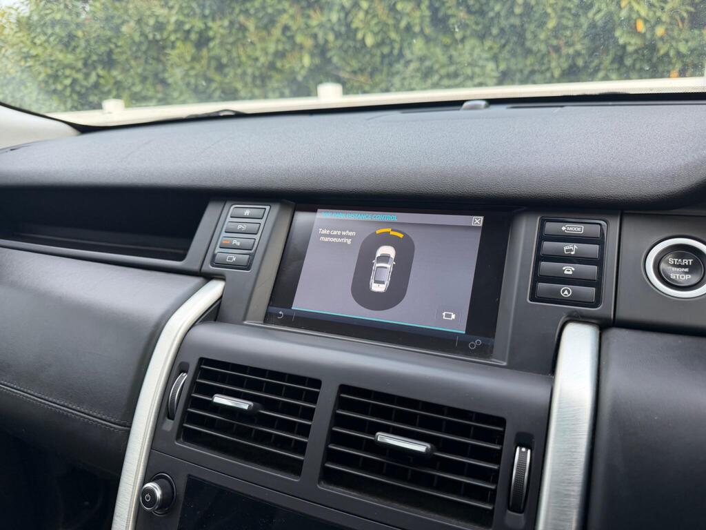 2016 Land Rover Discovery Sport thumbnail 30