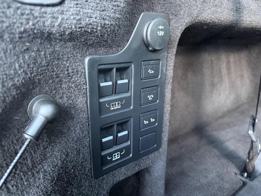 2017 Land Rover Discovery thumbnail 39