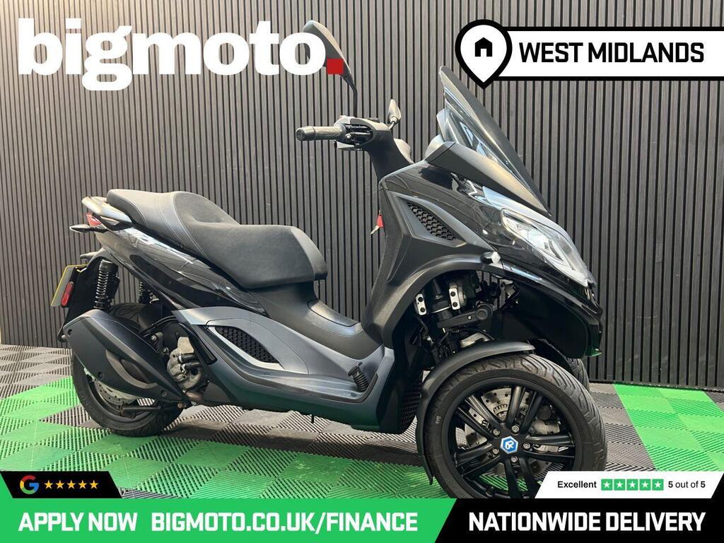 Piaggio MP3 300