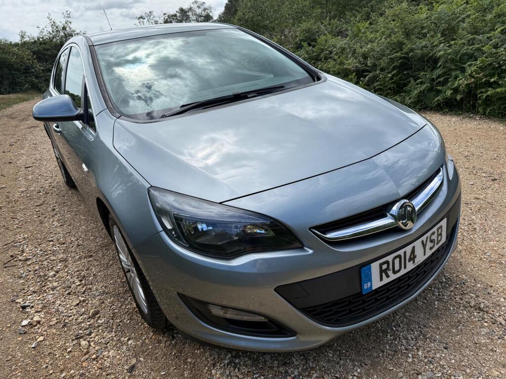 Vauxhall Astra Hatchback 1.4 16v Excite Euro 5 5dr