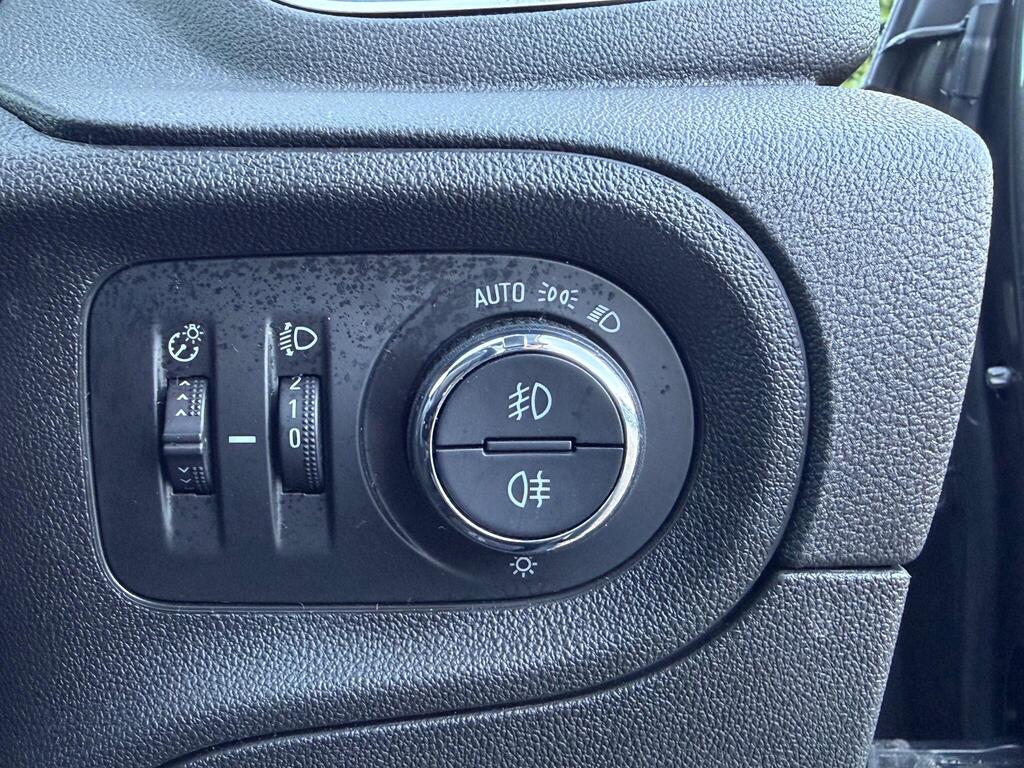 Vauxhall Grandland X 1.2 Turbo SE Euro 6 (s/s) 5dr thumbnail 23