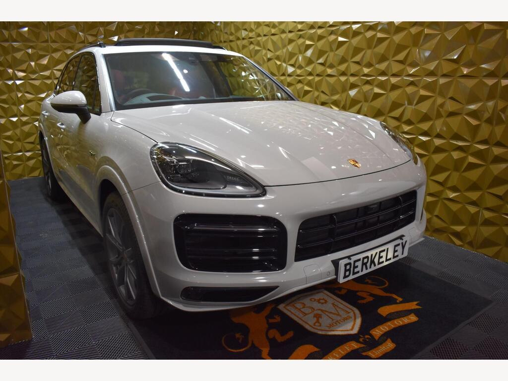 Porsche Cayenne SUV 3.0 V6 E-Hybrid 17.9kWh Platinum Edition TiptronicS 4WD Euro 6 (s/s) 5dr (3.6kW Charger)