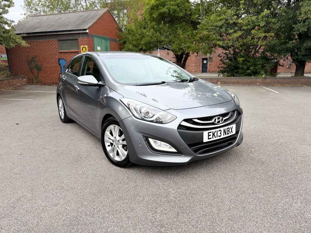 Hyundai i30 Hatchback 1.6 CRDi Blue Drive Style Nav Euro 5 (s/s) 5dr