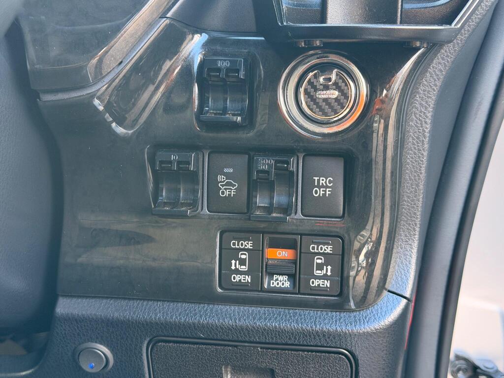 2014 Toyota Voxy thumbnail 42