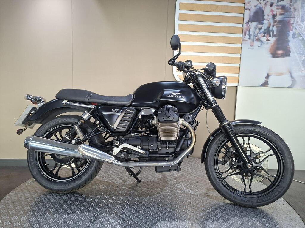 Moto Guzzi V7