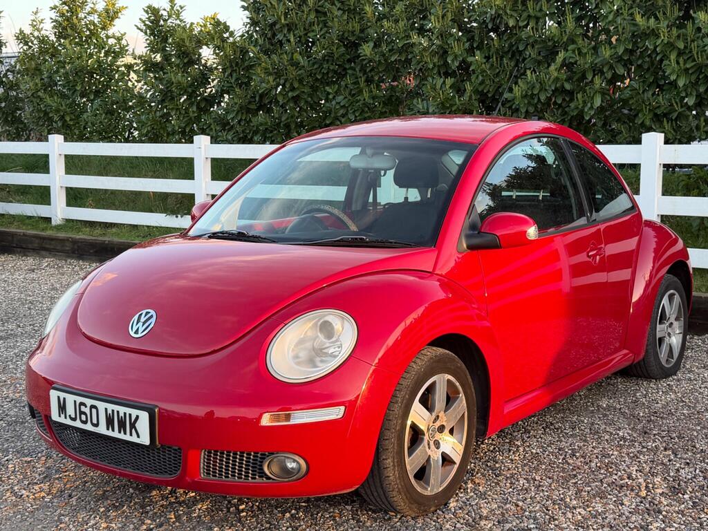 2010 Volkswagen Beetle thumbnail 7