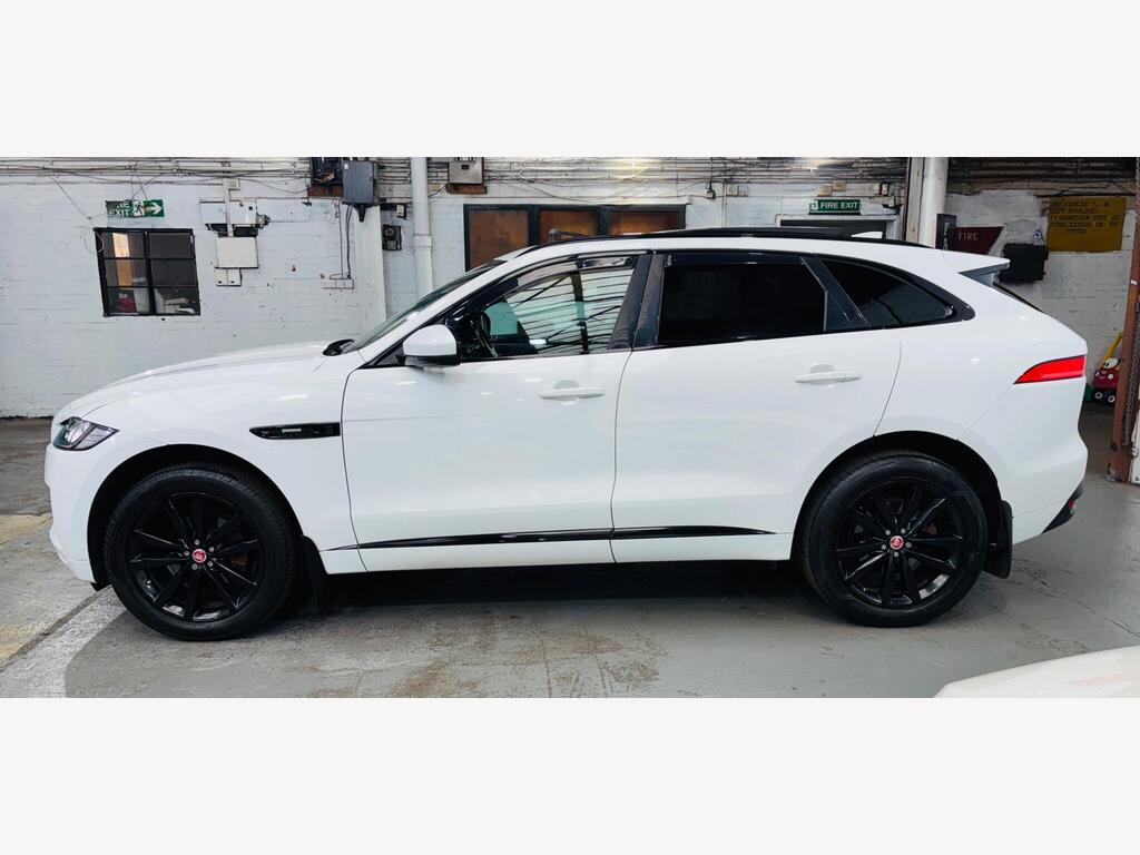 2016 Jaguar F-Pace thumbnail 10