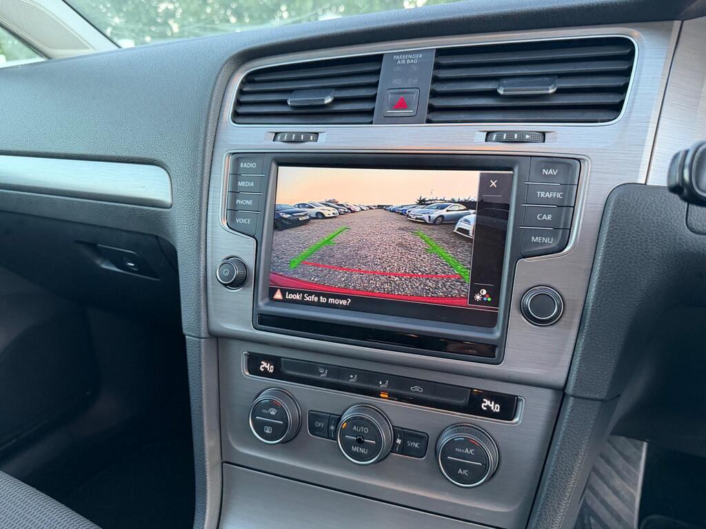 2014 Volkswagen Golf thumbnail 36