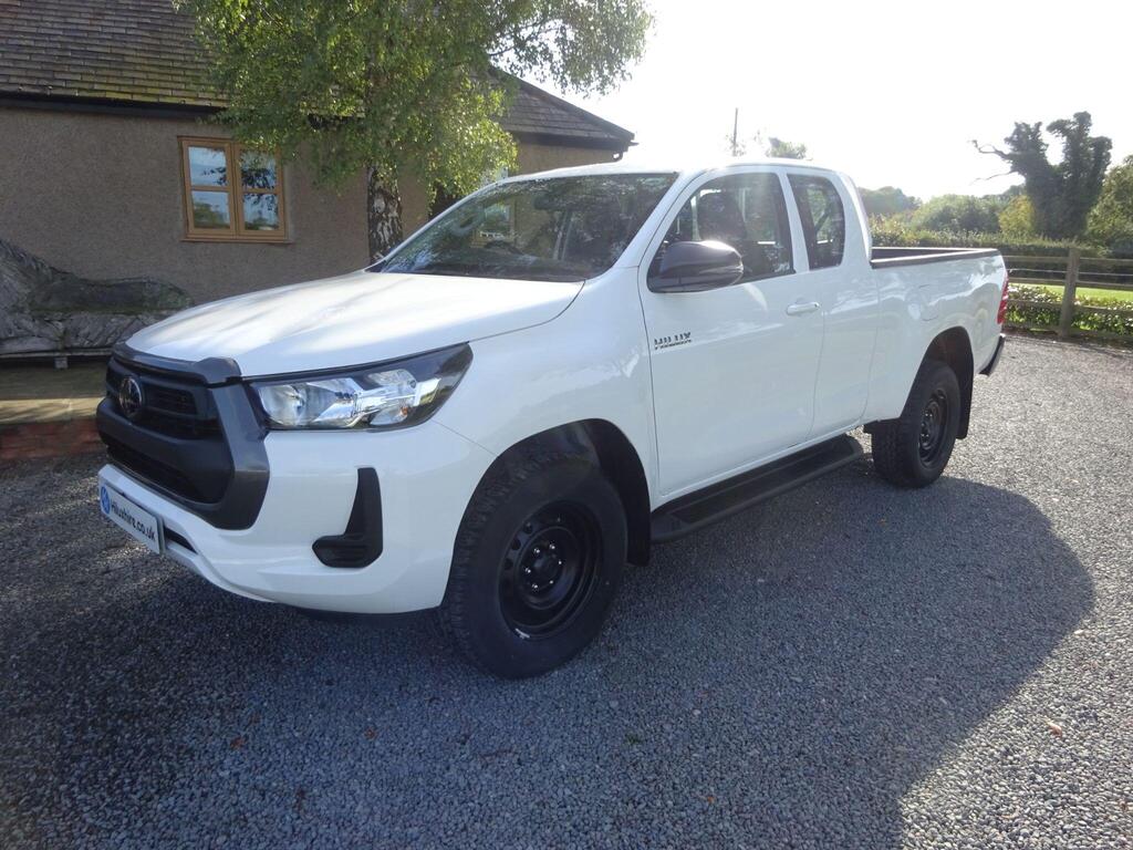Toyota Hilux Pickup 2.8 Extra Cab 4 door . Euro 6 204 BHP