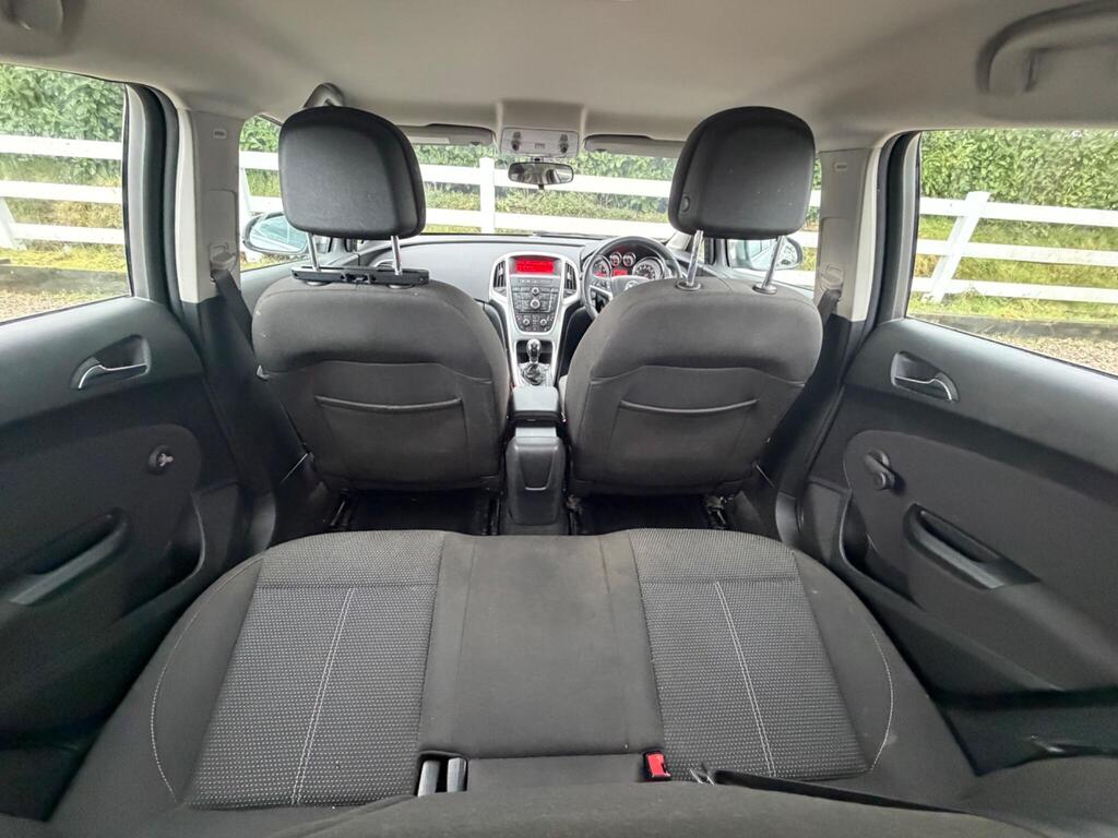 2014 Vauxhall Astra thumbnail 19