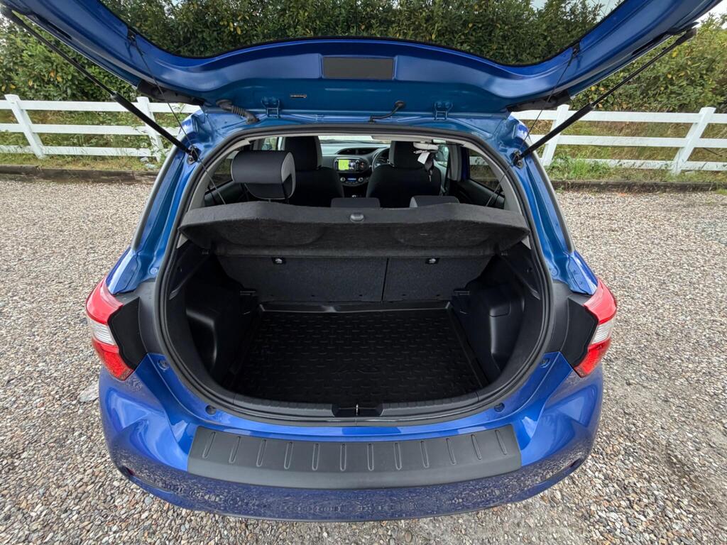 2020 Toyota Yaris thumbnail 29
