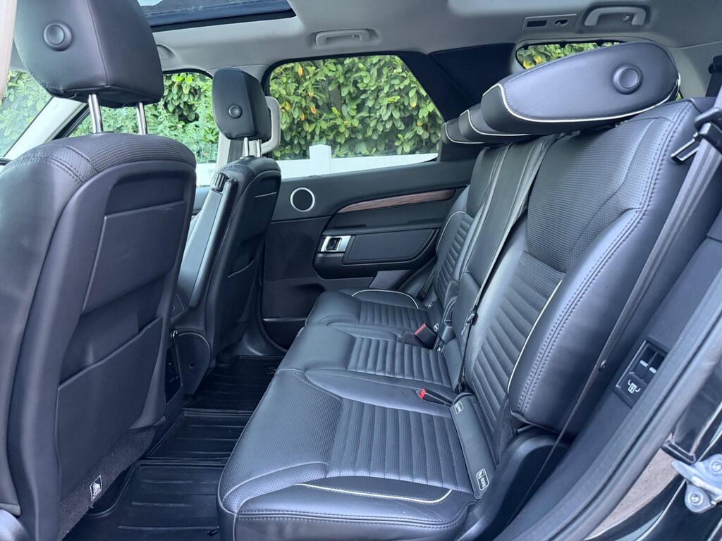 2017 Land Rover Discovery thumbnail 26