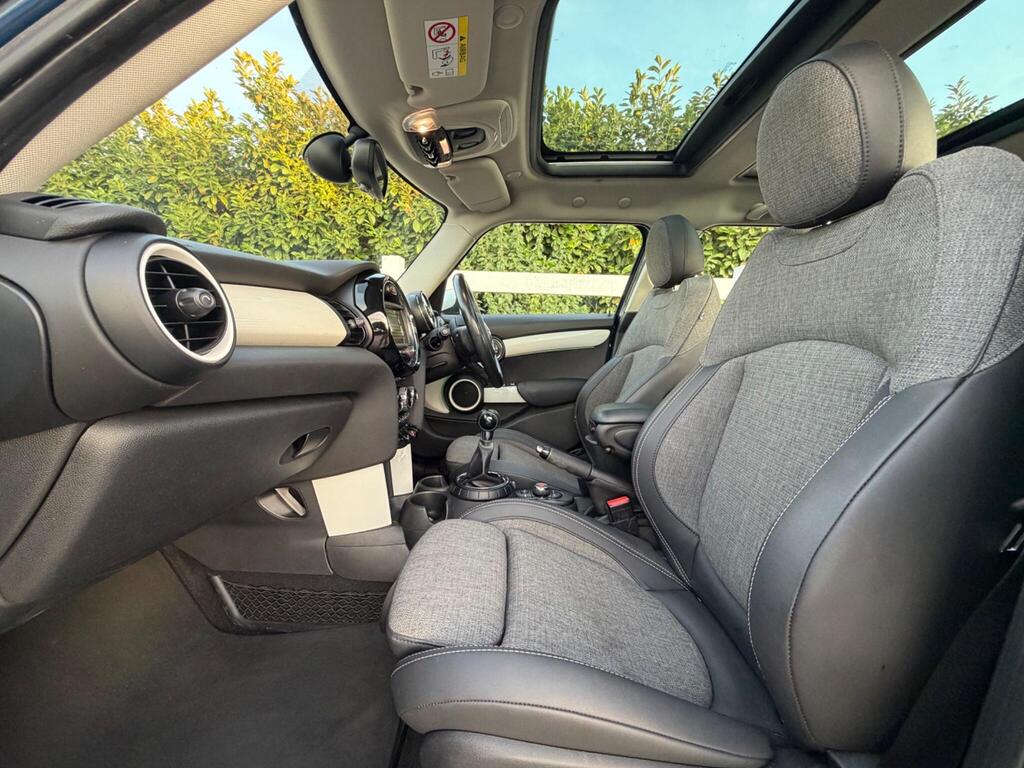 2015 MINI Hatch thumbnail 31