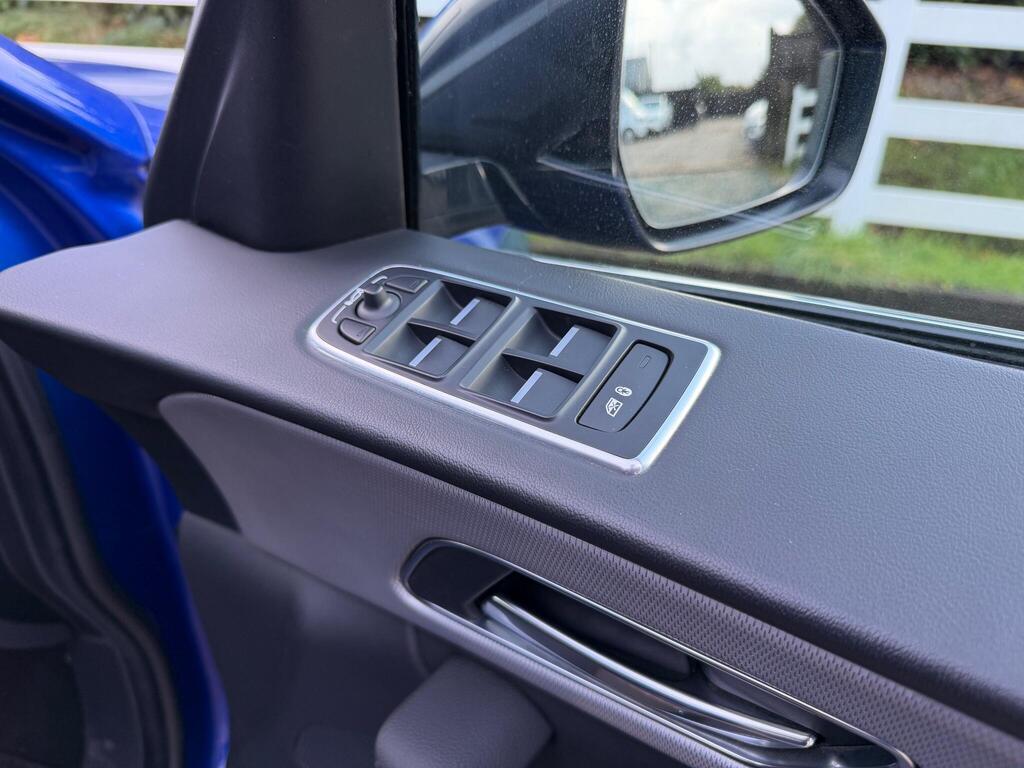 Jaguar F-PACE 2.0 D180 R-Sport Auto AWD Euro 6 (s/s) 5dr thumbnail 35