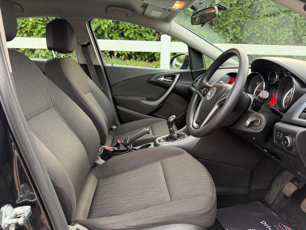 2015 Vauxhall Astra thumbnail 16