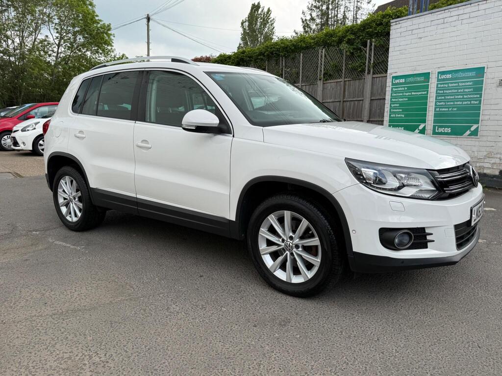 Volkswagen Tiguan SUV 2.0 TDI BlueMotion Tech SE DSG 4WD Euro 5 (s/s) 5dr