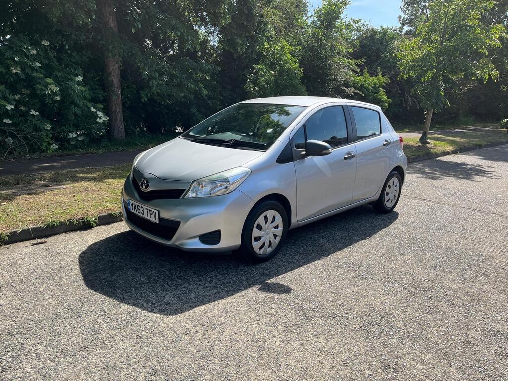 Toyota Yaris Hatchback 1.0 VVT-i T2 Euro 5 5dr