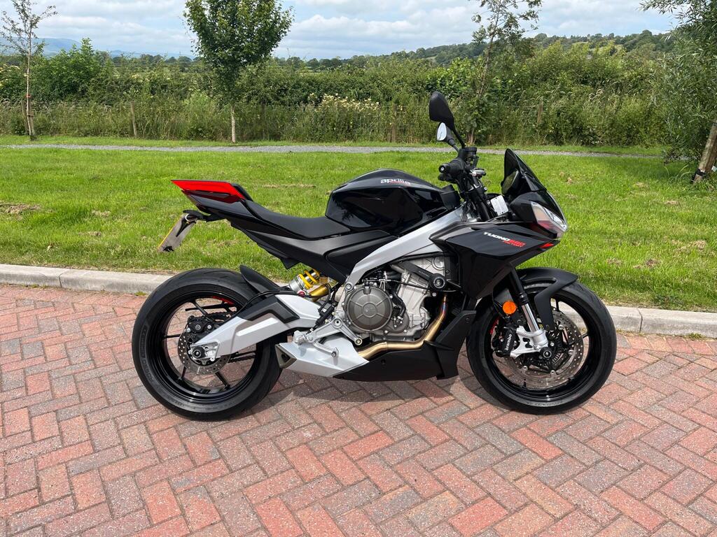 Aprilia Tuono 660