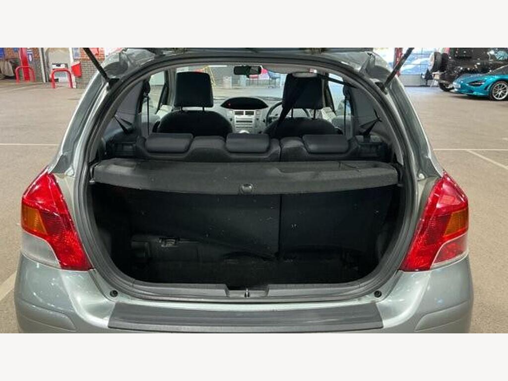 2009 Toyota Yaris thumbnail 13