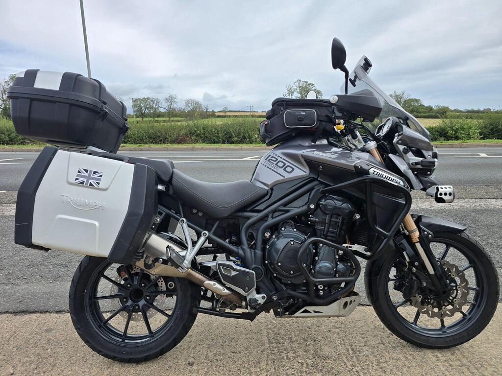 Triumph Explorer Adventure 1215