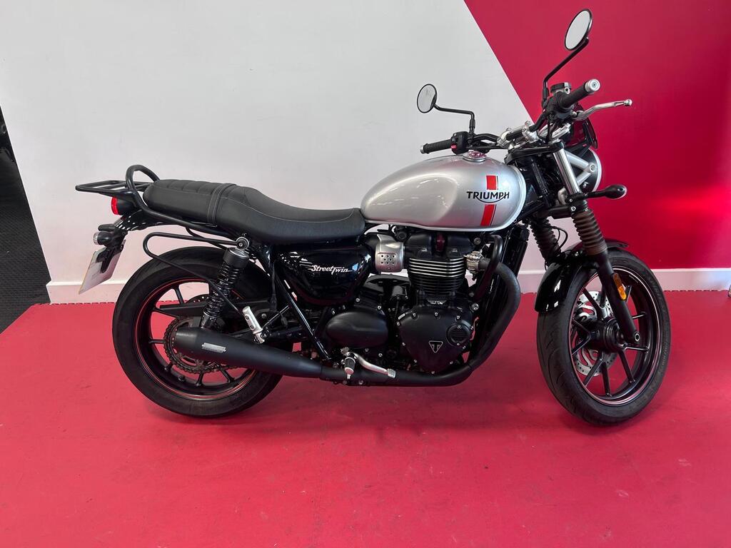 Triumph Street Twin